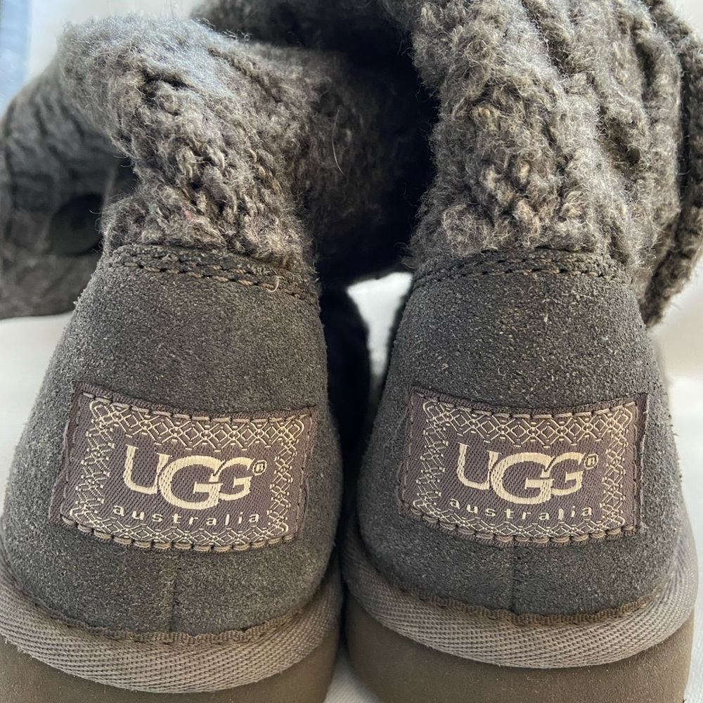 UGG Lattice sweater boots size 7